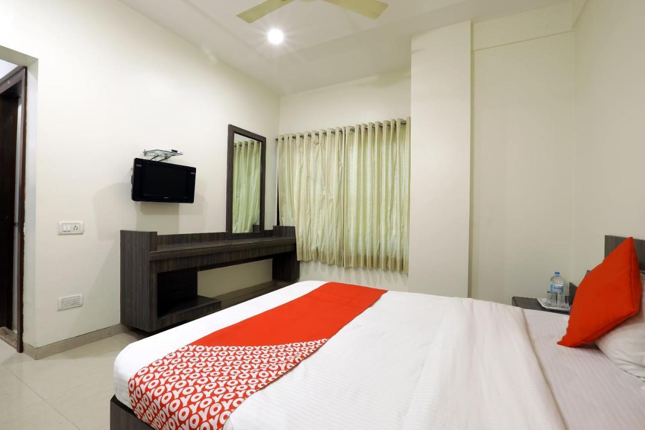 Oyo 4198 Hotel Shri Sai Murli Ширди Екстериор снимка