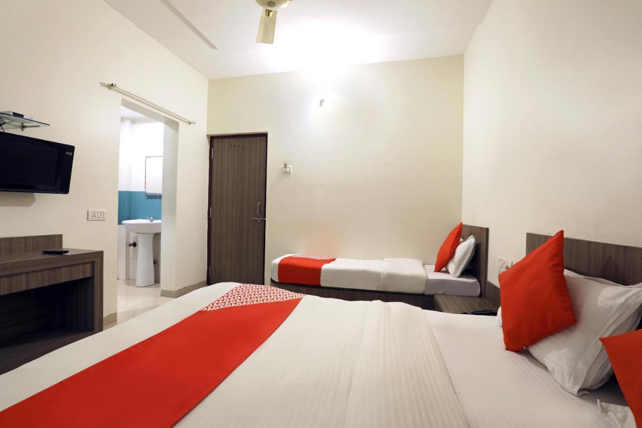 Oyo 4198 Hotel Shri Sai Murli Ширди Екстериор снимка